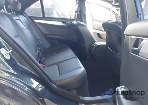 2013 Mercedes-Benz C 250 Sport из США, поврежденный, VIN WDDGF4HB3DR248499